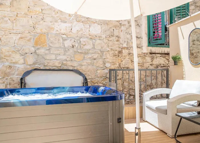 Hrpina Heritage House I Πανσιόν Μακάρσκα