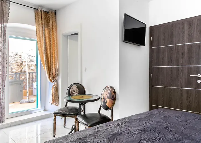 Πανσιόν Hrpina Heritage House I 3*