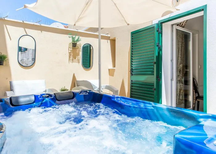 Hrpina Heritage House I Гостьовий будинок Макарська