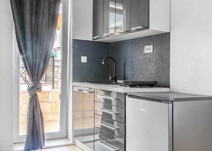 Hrpina Heritage House I Макарська