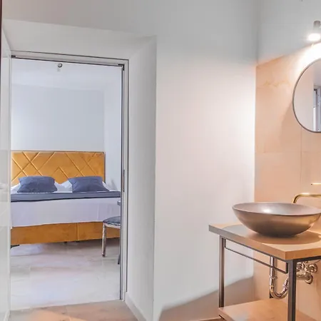 Hrpina Heritage House I 3* Makarska